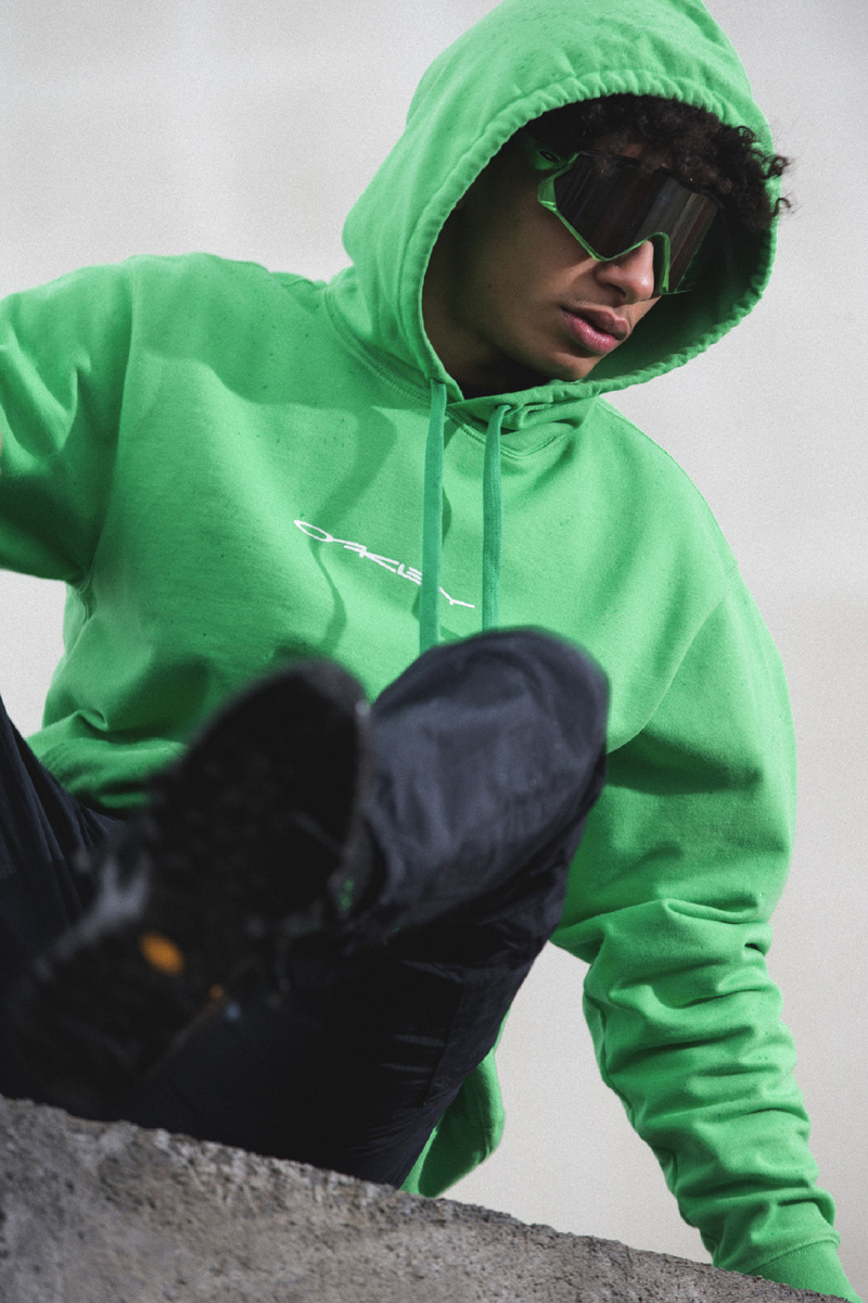 OAKLEY DEFINITION COLLECTION LIFESTYLE IMAGE (1)
